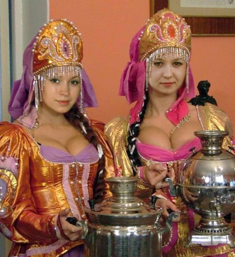 Эротические национальные костюмы